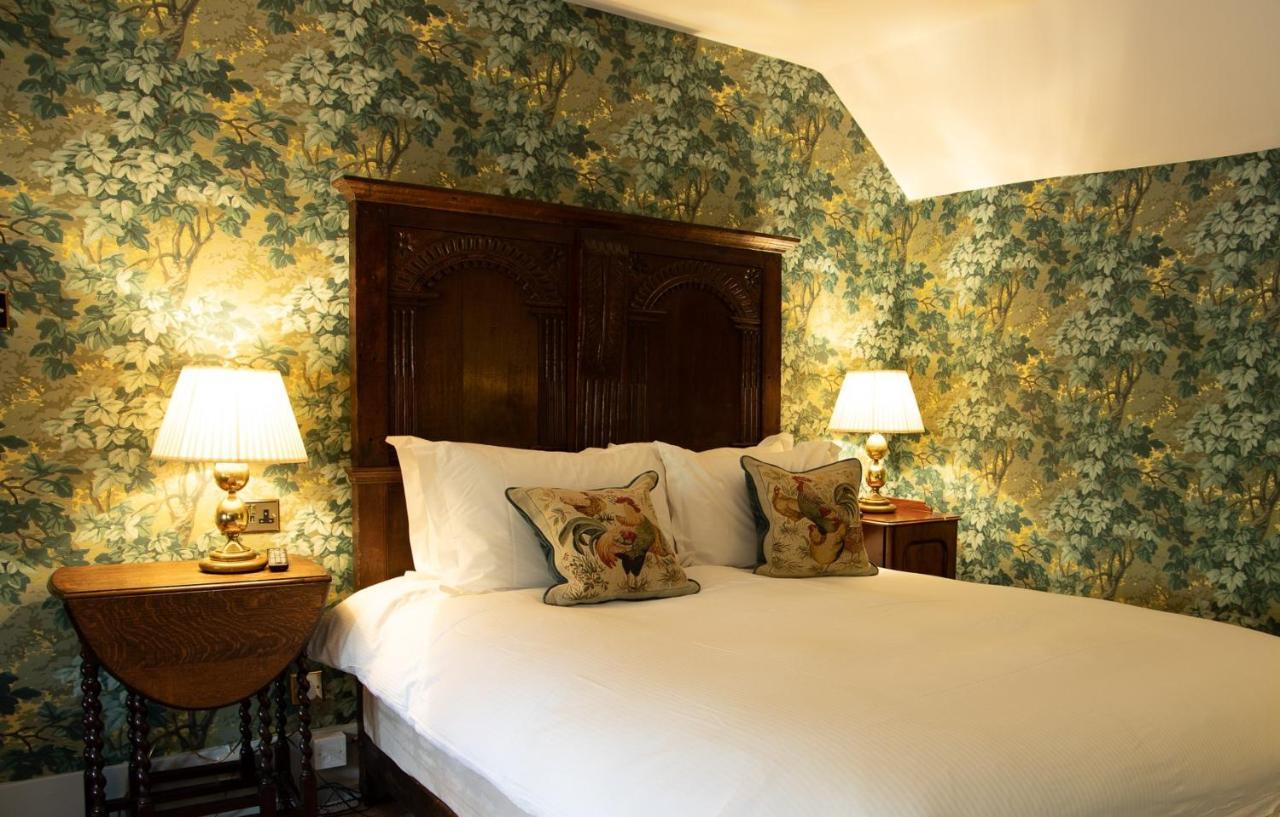 Ockenden Manor Hotel & Spa Cuckfield Exterior foto