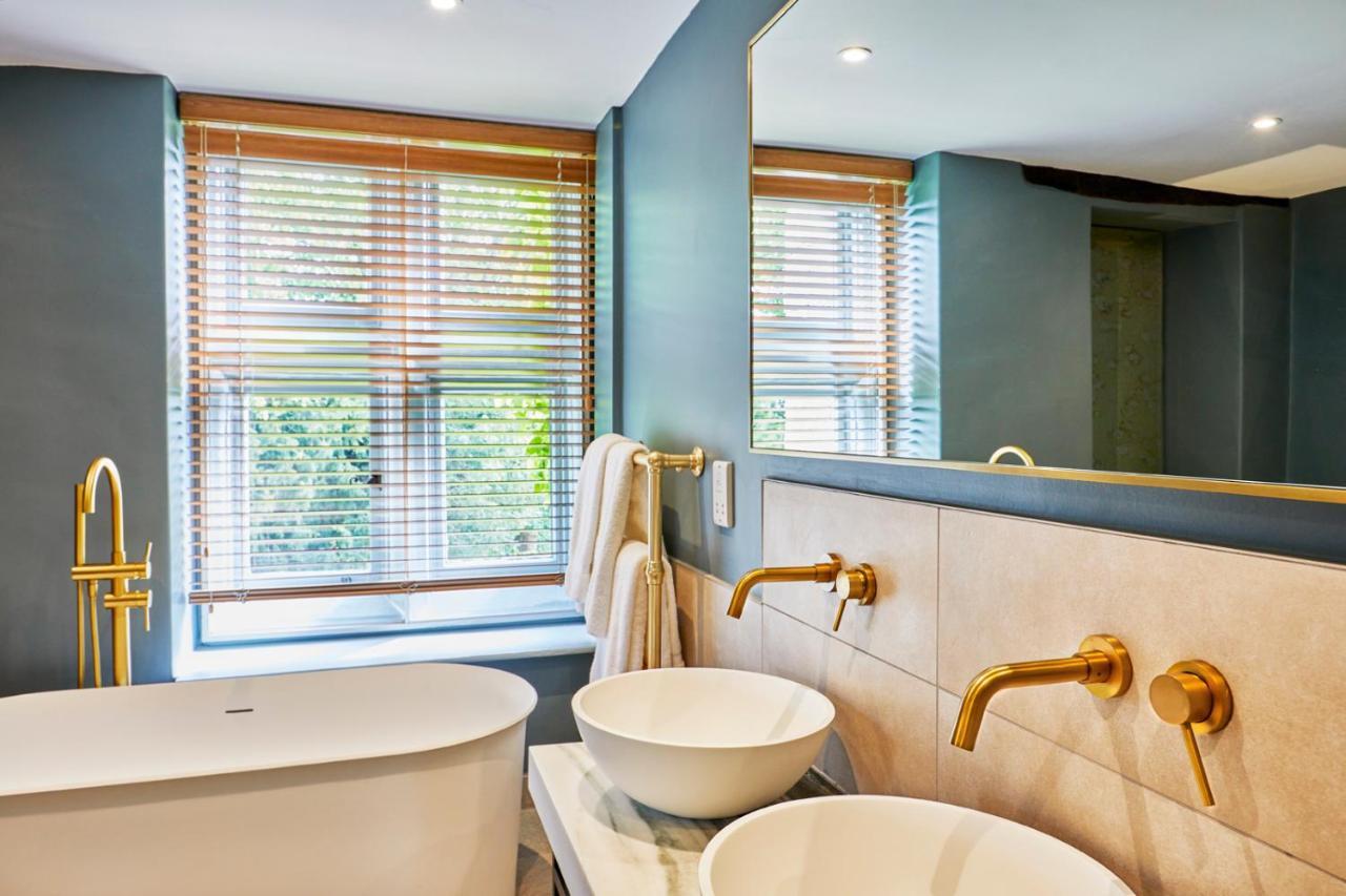 Ockenden Manor Hotel & Spa Cuckfield Exterior foto
