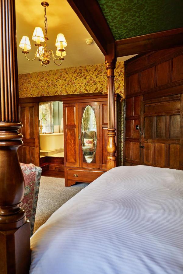 Ockenden Manor Hotel & Spa Cuckfield Exterior foto